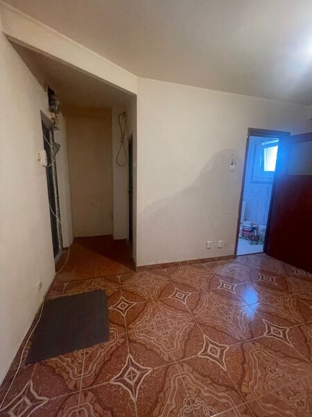 Postavarului, 1 Decembrie, vanzare garsoniera.